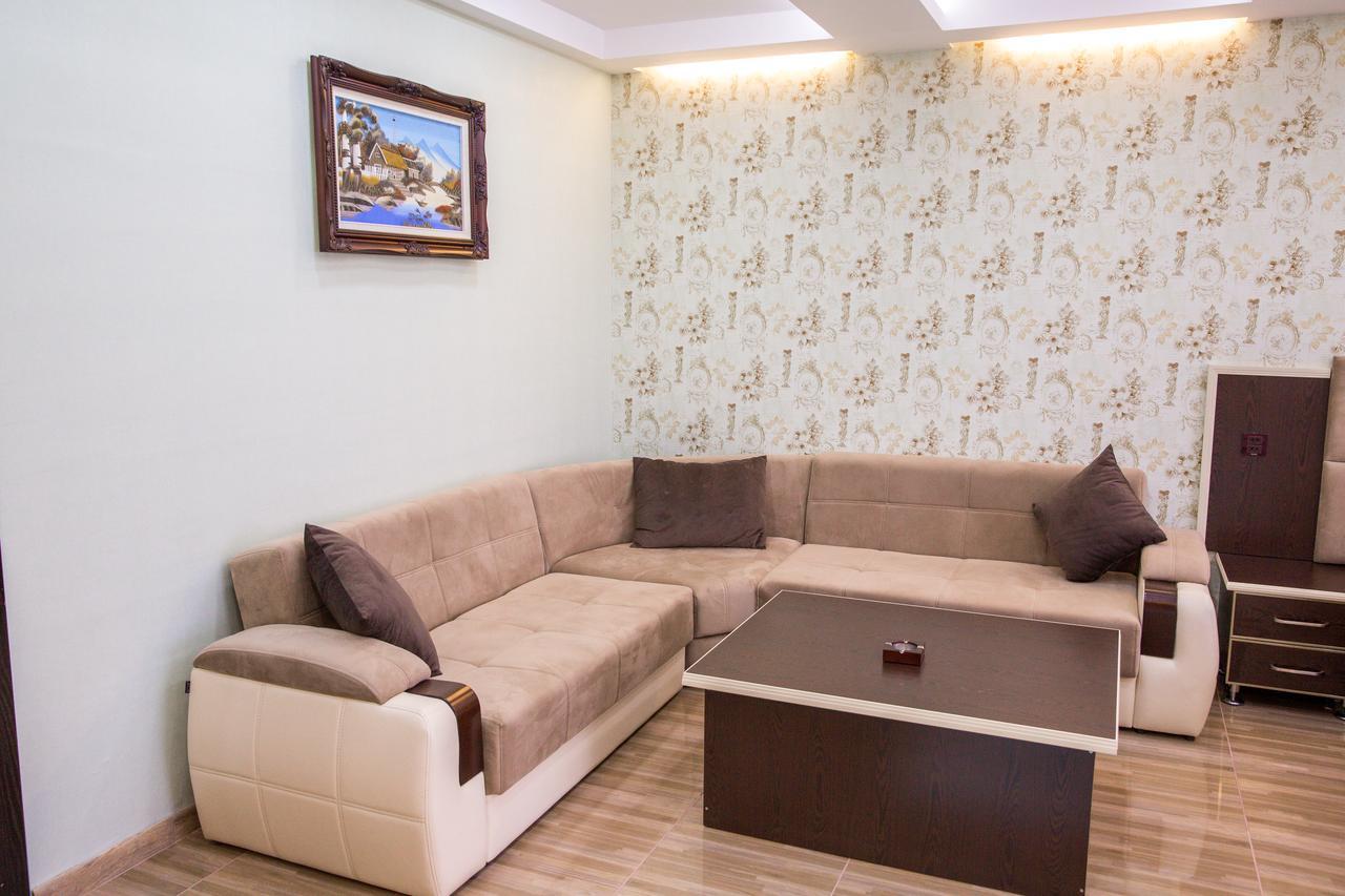 Semeni Hotel & Restaurant Mingeczaur Zewnętrze zdjęcie
