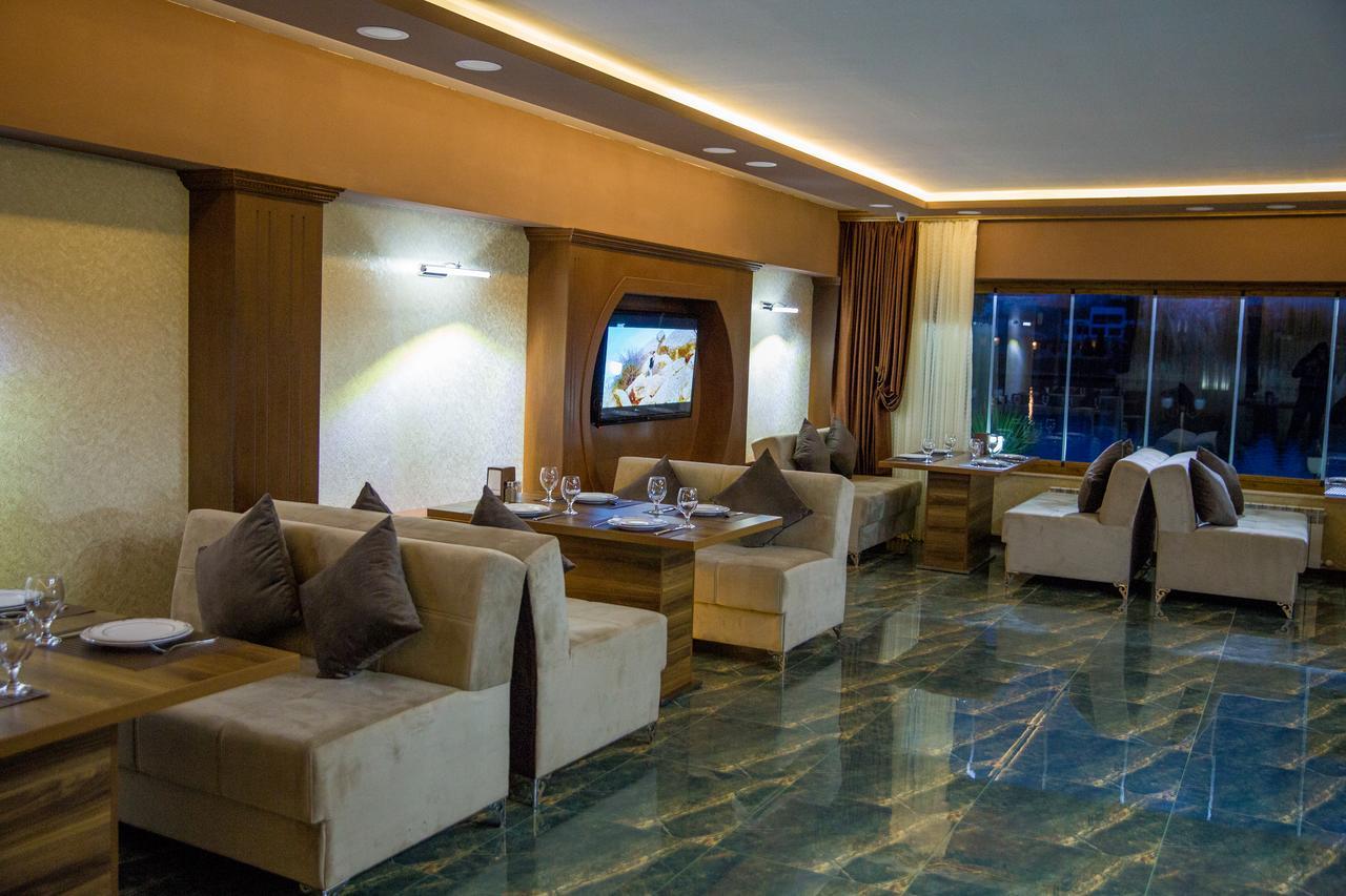 Semeni Hotel & Restaurant Mingeczaur Zewnętrze zdjęcie
