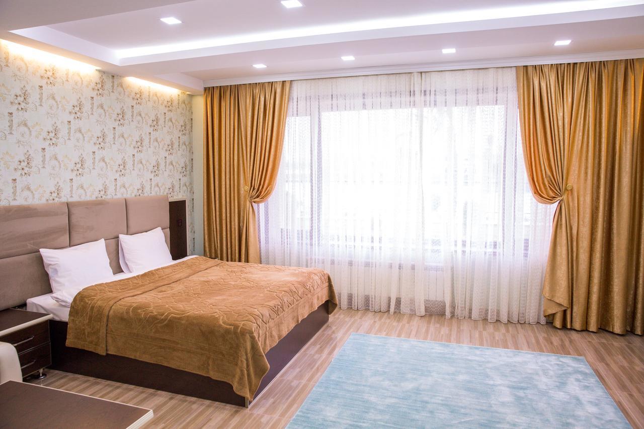 Semeni Hotel & Restaurant Mingeczaur Zewnętrze zdjęcie